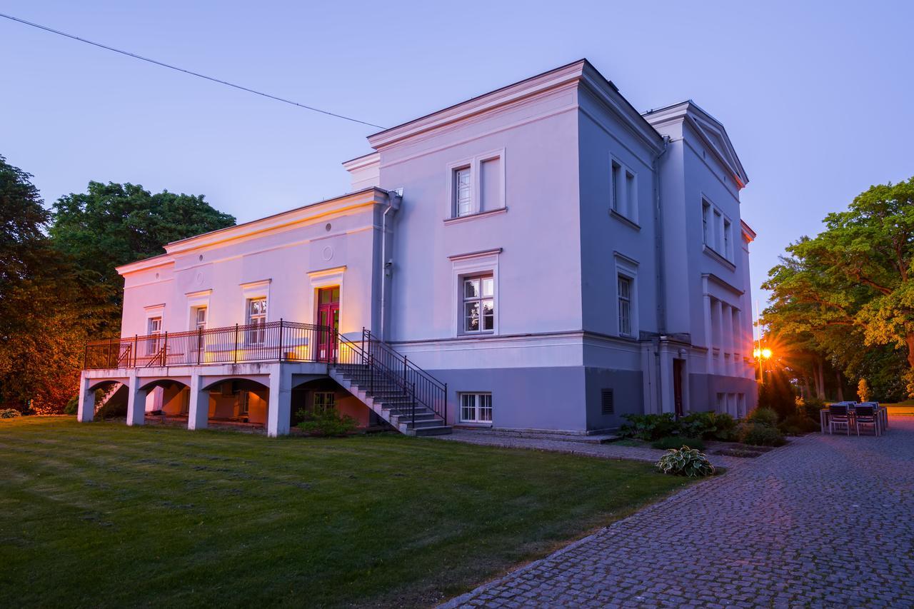 Hotel Saka Manor Exterior foto